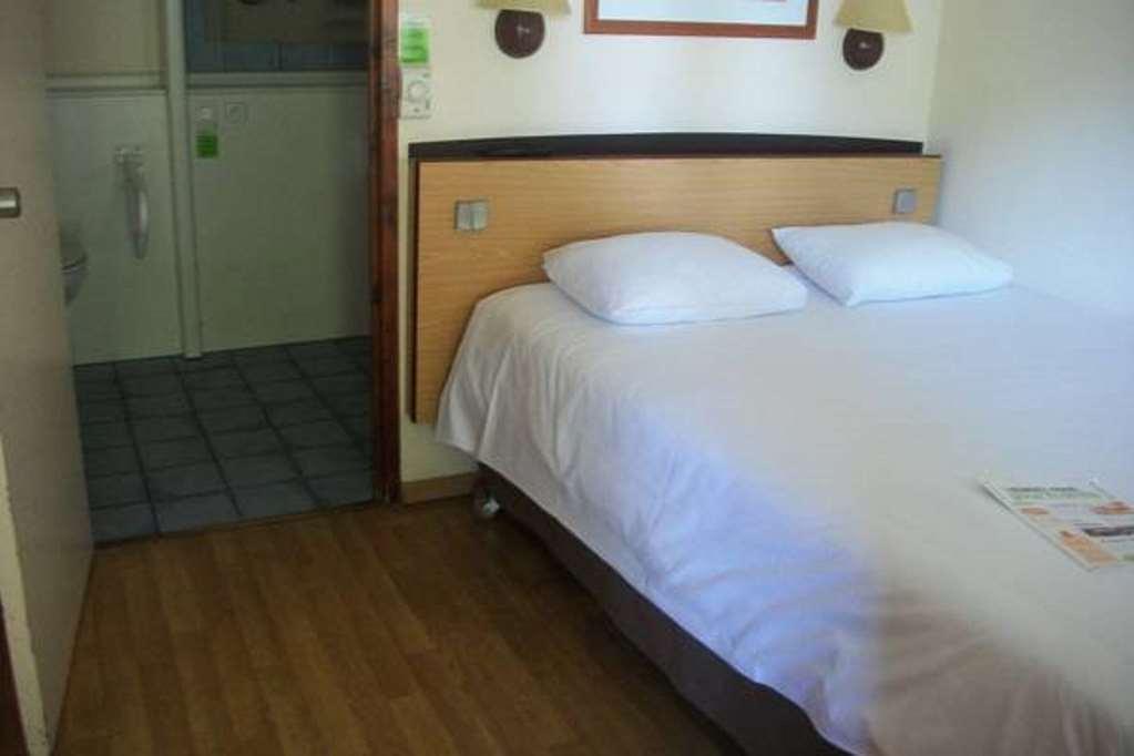 Kyriad Tarbes Bastillac Номер фото