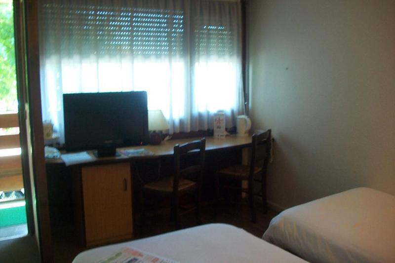 Kyriad Tarbes Bastillac Экстерьер фото